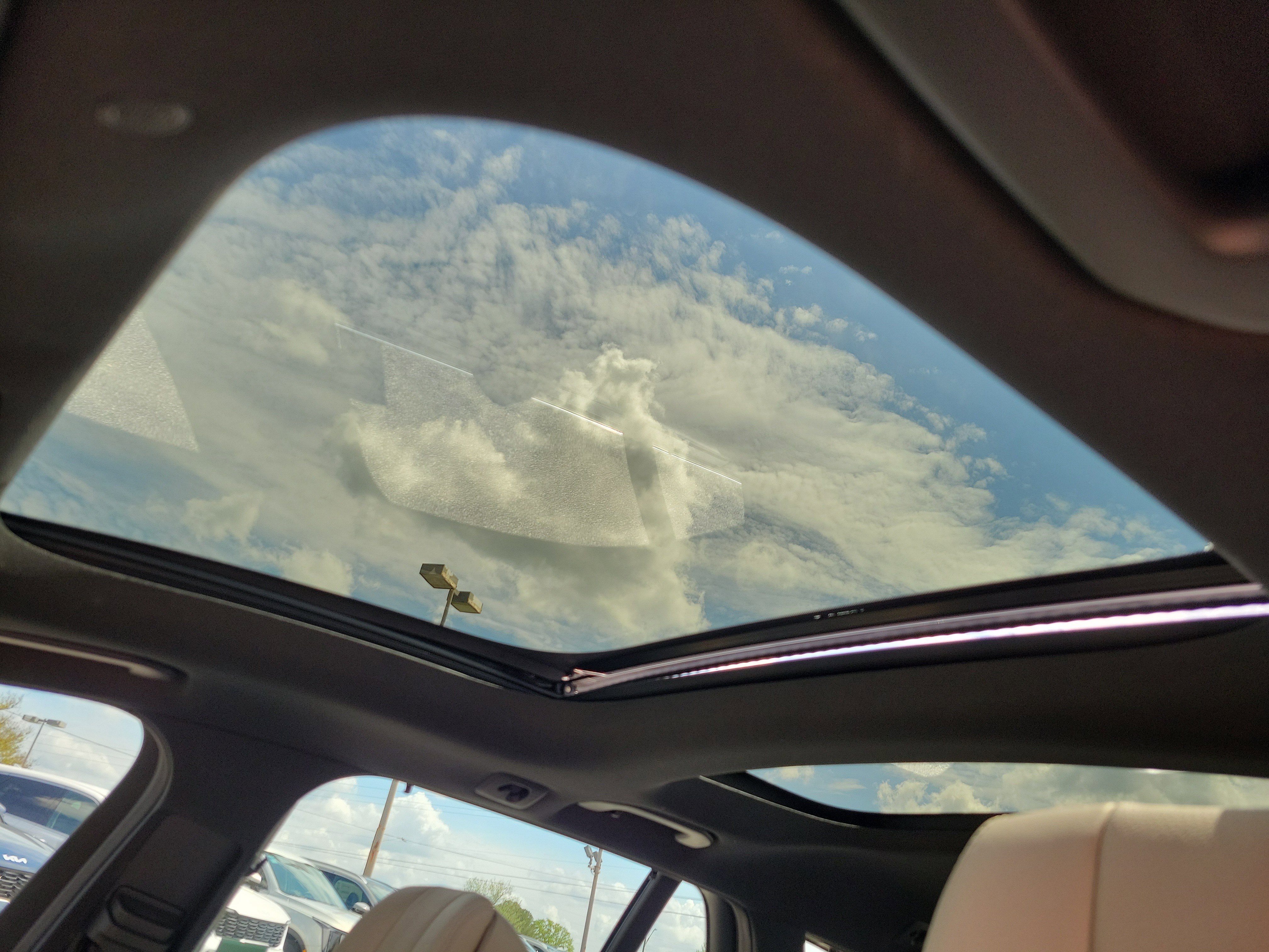 Used 2017 Mercedes-Benz E 400 4MATIC Wagon image 3