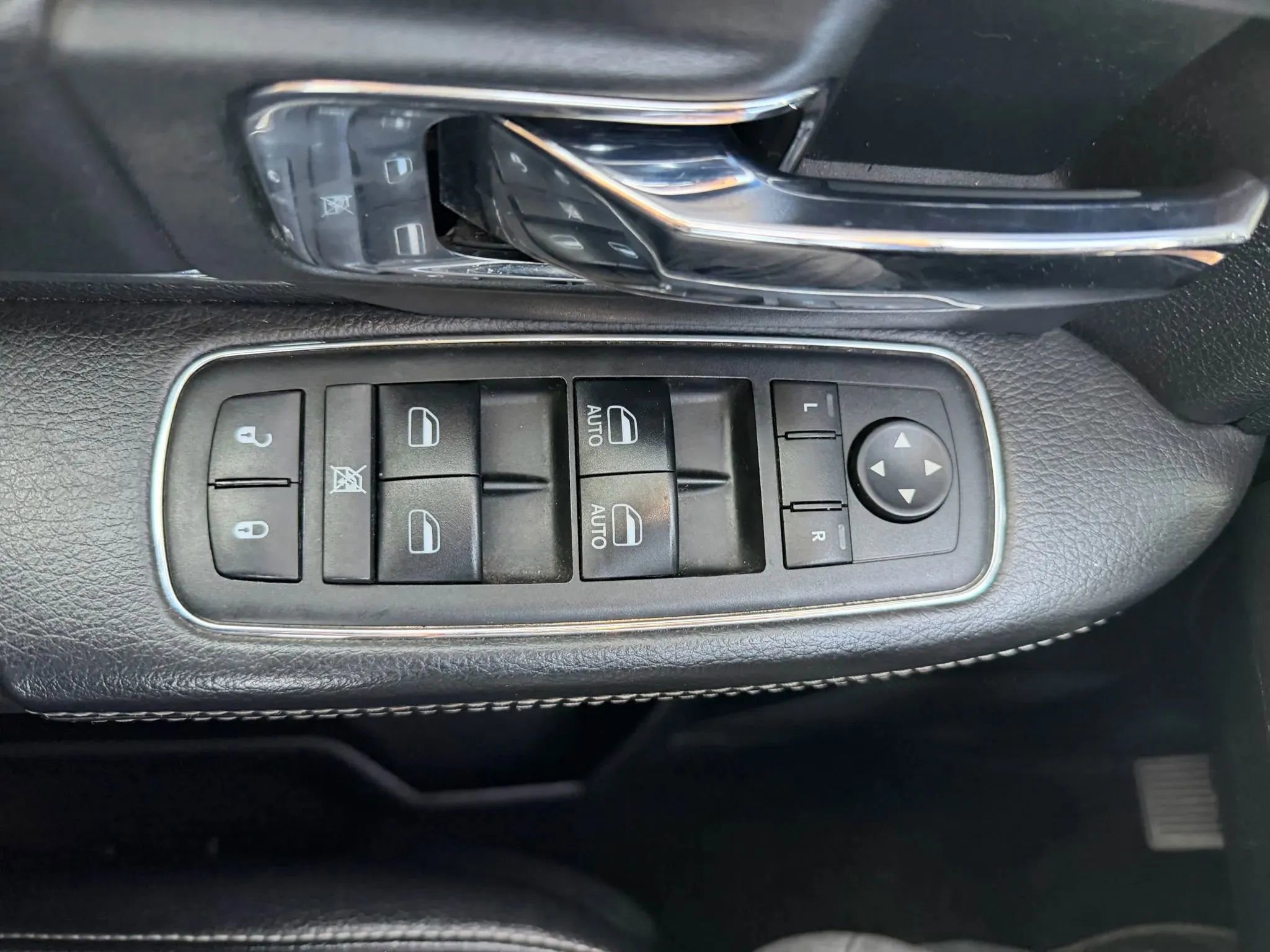 Used 2017 RAM 1500 Laramie image 31