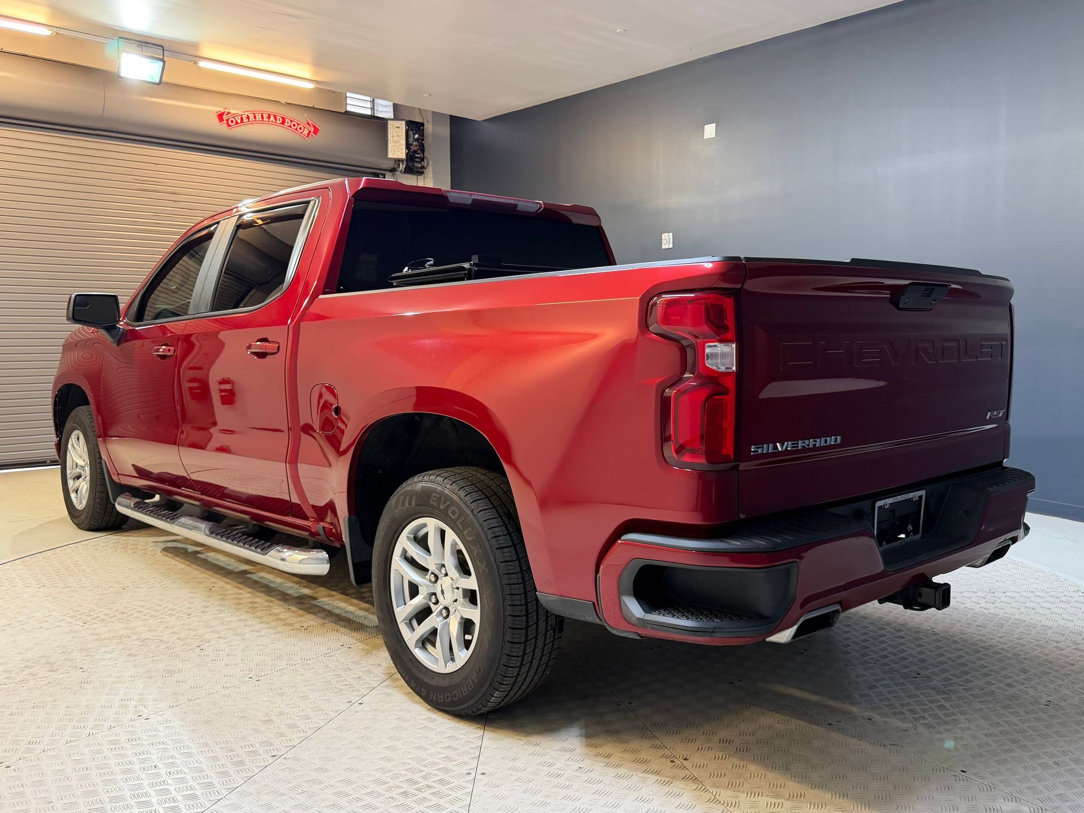 Used 2022 Chevrolet Silverado 1500 RST AWD/4WD image 3