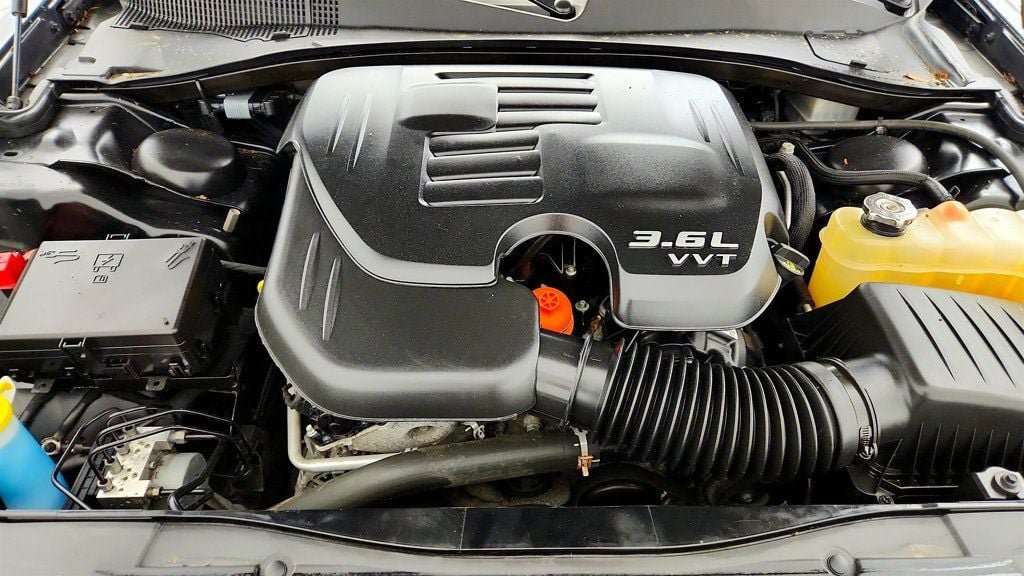 Used 2020 Chrysler 300 S AWD/4WD image 28