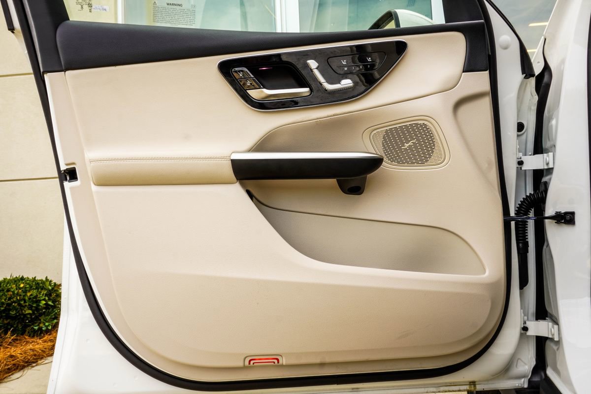 Used 2026 Mercedes-Benz GLC 300 4MATIC image 29