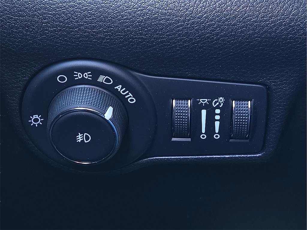 Used 2024 Jeep Compass Limited w/ High Altitude Package image 17