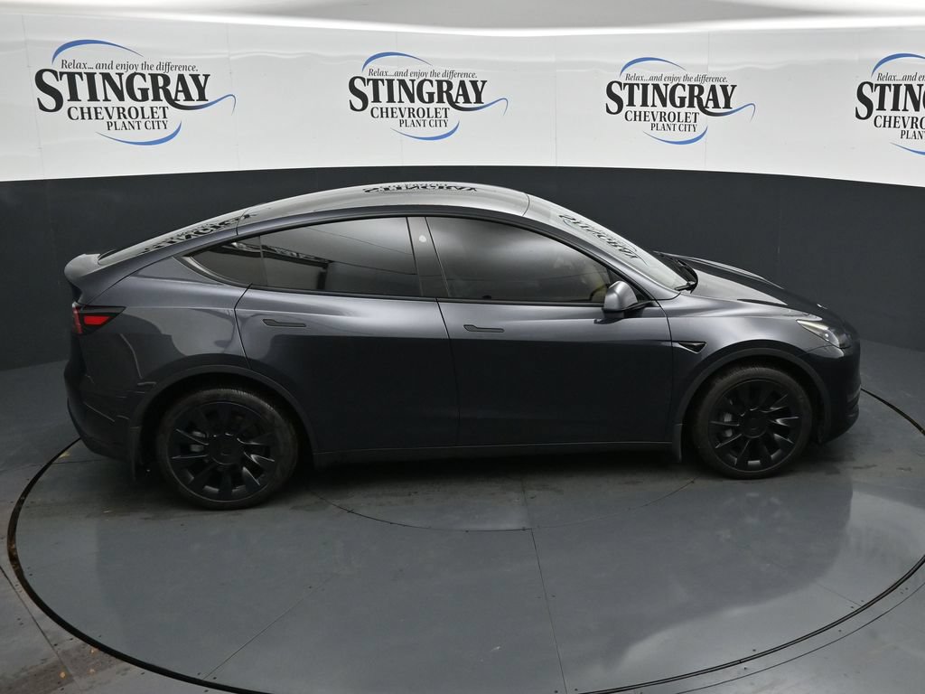Used 2024 Tesla Model Y Long Range AWD/4WD image 25