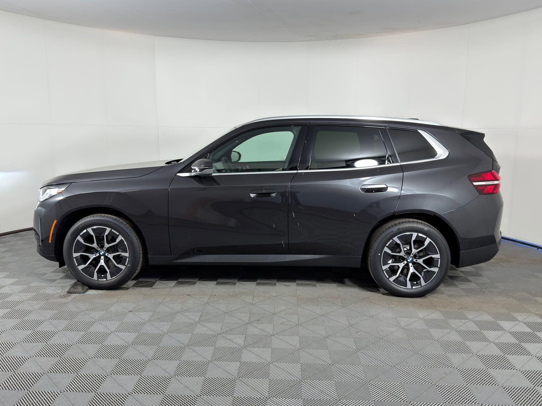 Used 2026 BMW X3 xDrive30i w/ Convenience Package AWD/4WD image 2