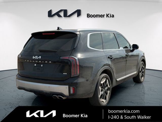 Used 2023 Kia Telluride EX w/ EX Captain's Chair Package image 5