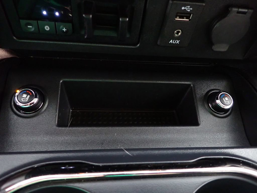 Used 2017 Nissan Titan Platinum Reserve RWD image 5