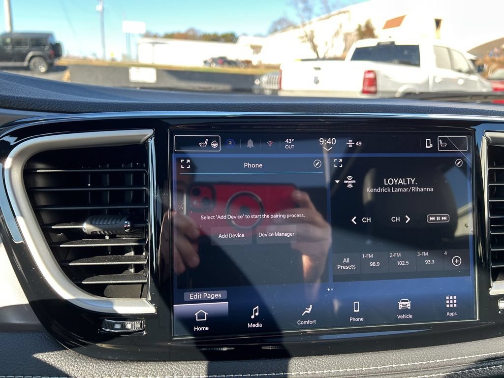 New 2026 Chrysler Pacifica Select AWD/4WD image 19