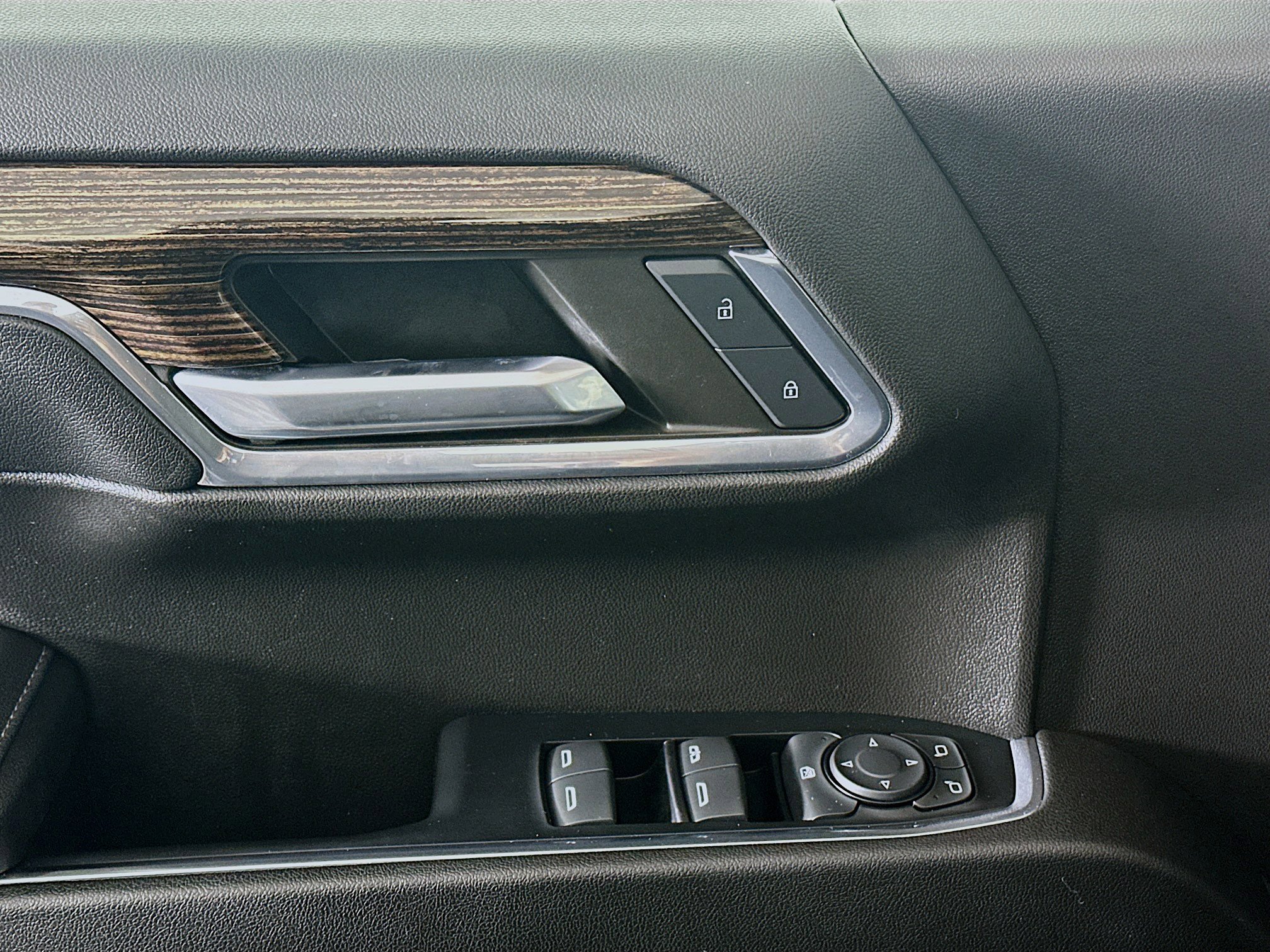 Used 2024 GMC Sierra 1500 Elevation image 15