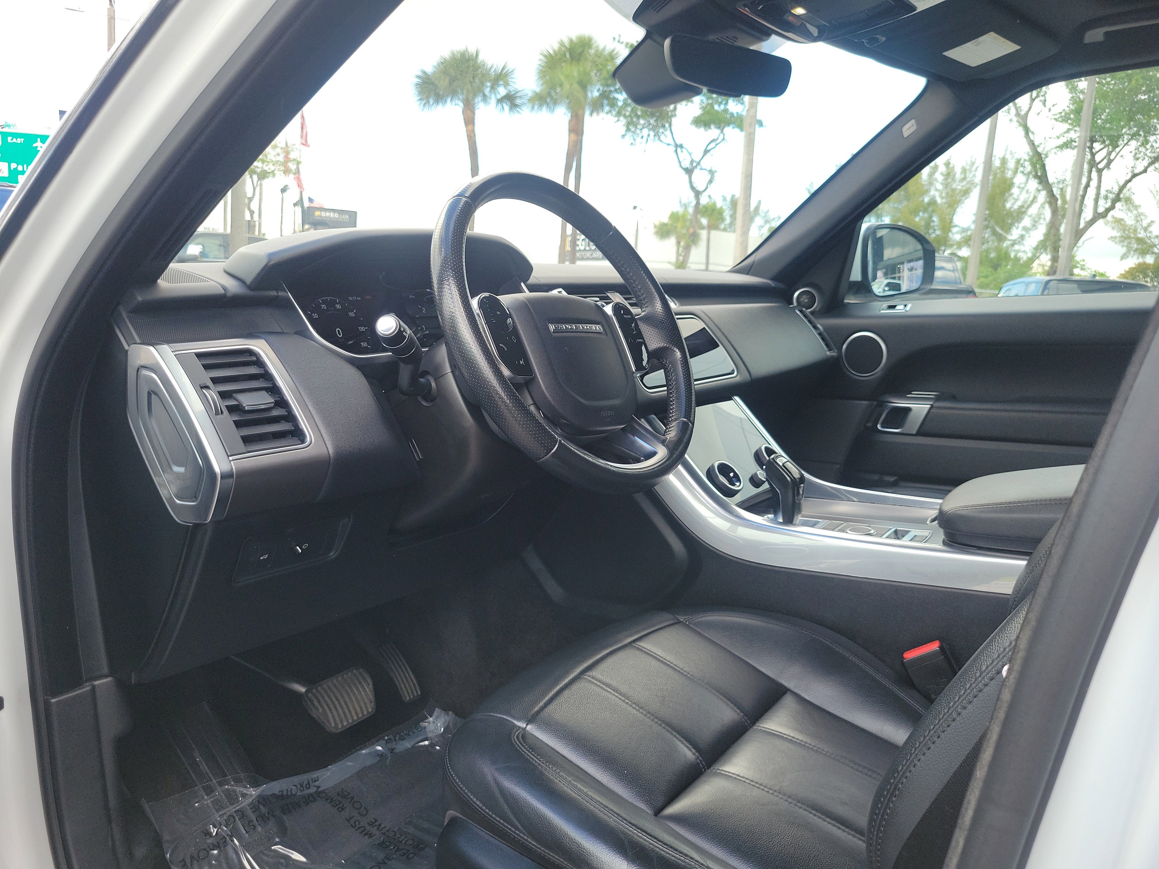 Used 2018 Land Rover Range Rover Sport SE AWD/4WD image 9