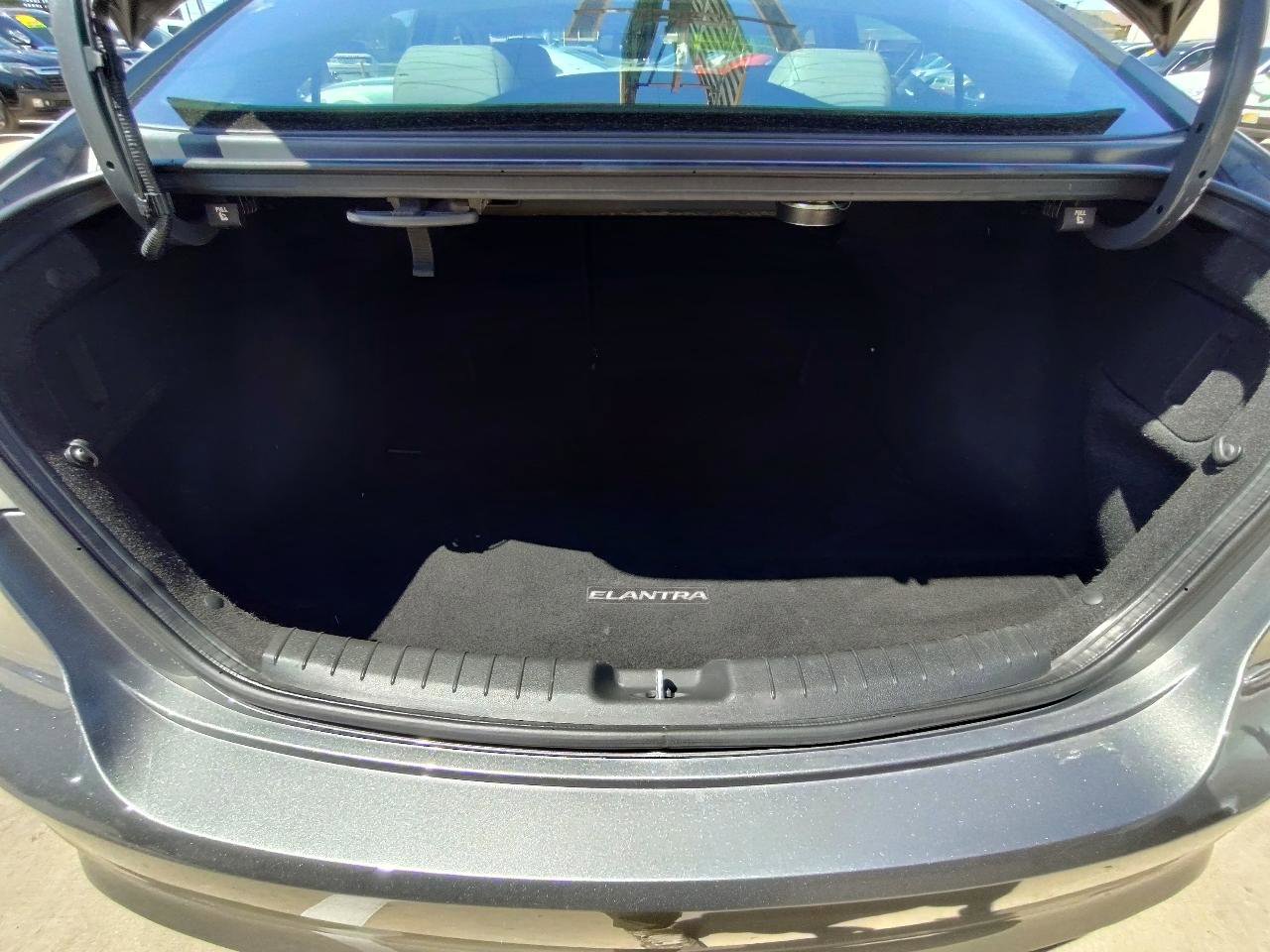 Used 2018 Hyundai Elantra Limited w/ Limited Ultimate Package 02 FWD image 50