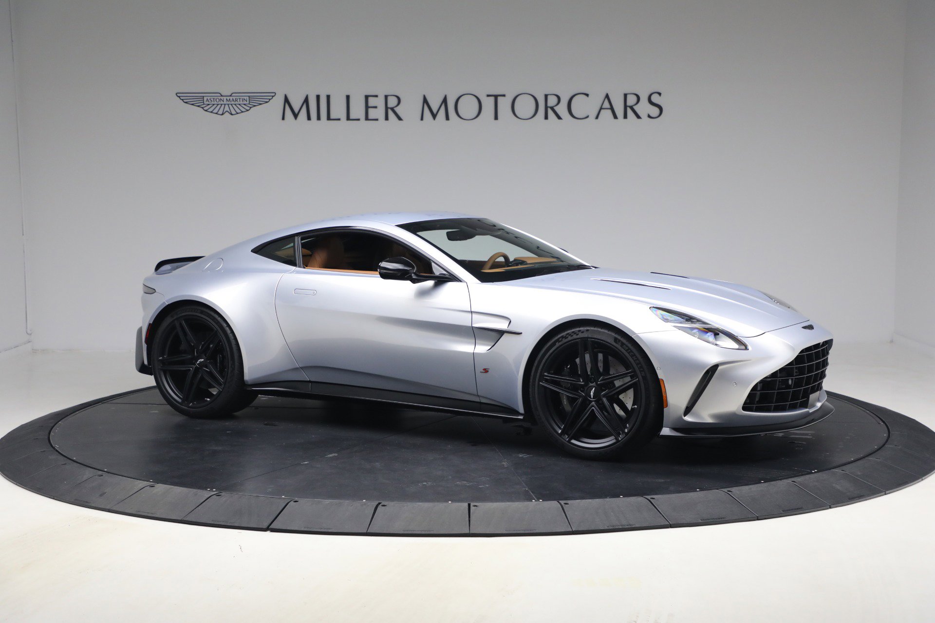 New 2026 Aston Martin V8 Vantage S image 10