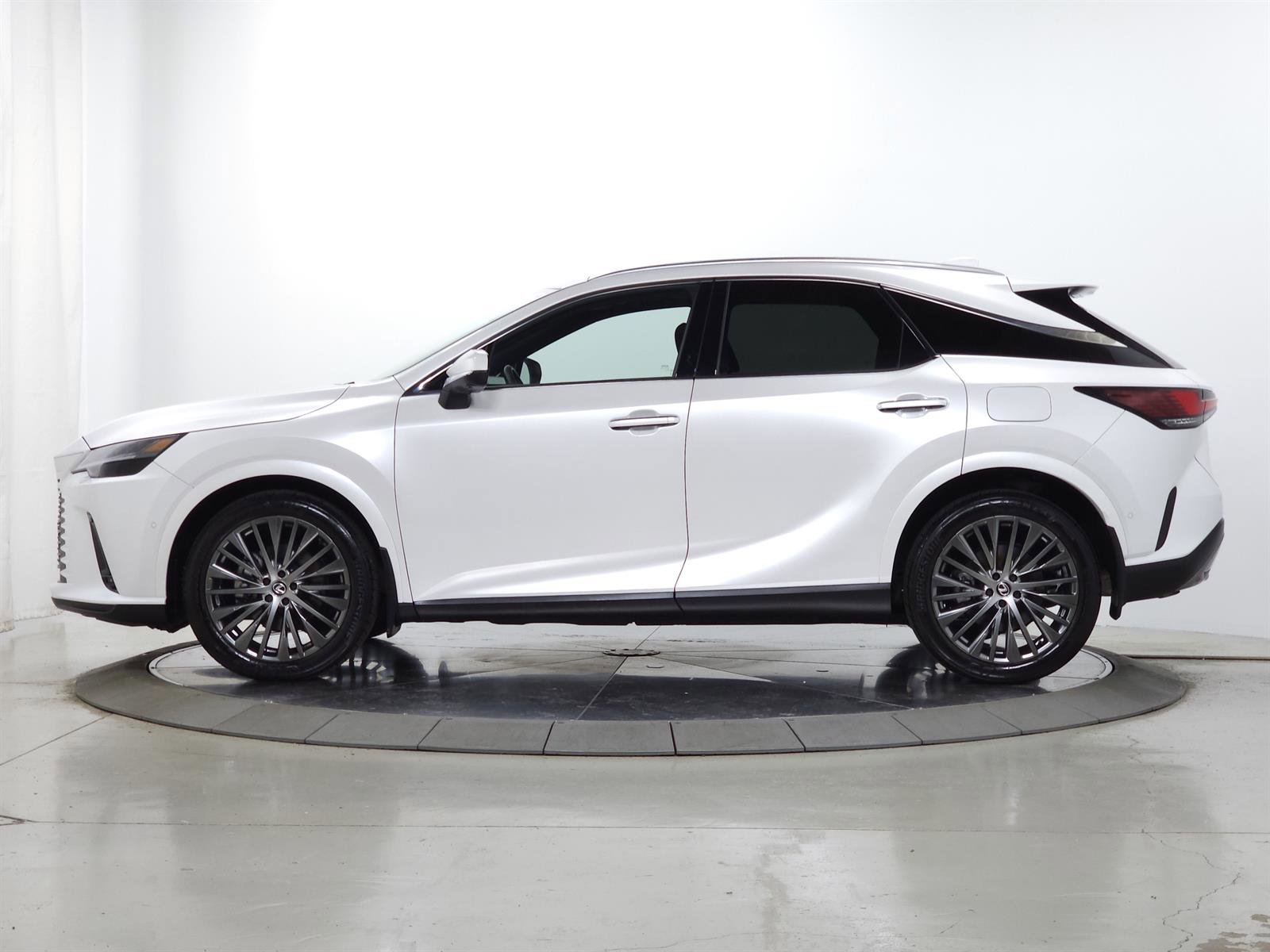 Certified 2024 Lexus RX 350 AWD w/ Convenience Package image 4