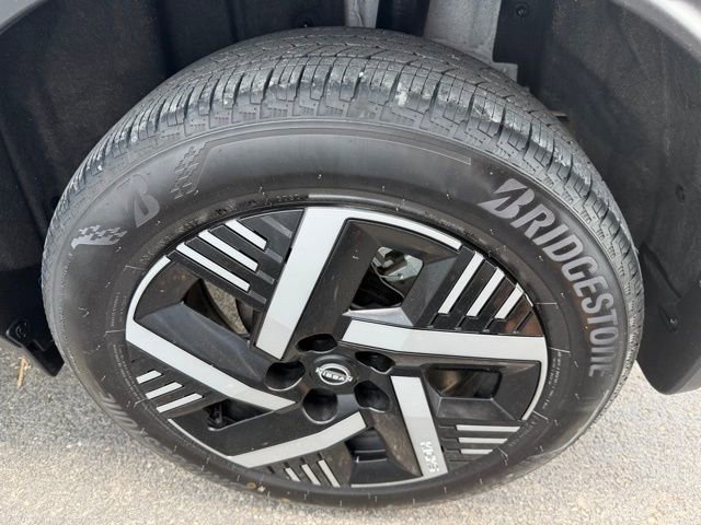 Certified 2025 Nissan Kicks SV w/ Charging Package FWD image 10