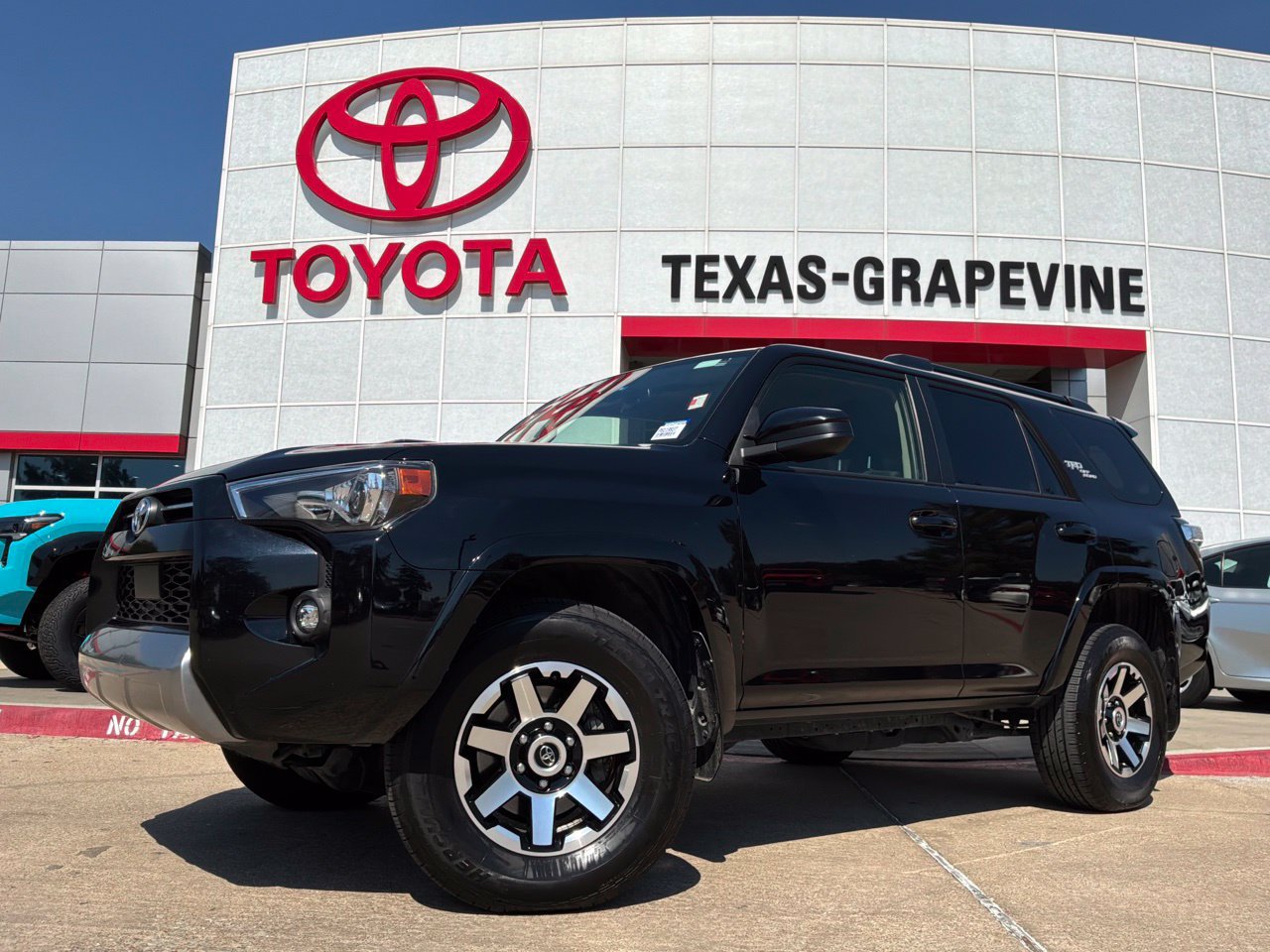 Used 2023 Toyota 4Runner TRD Off-Road AWD/4WD image 2