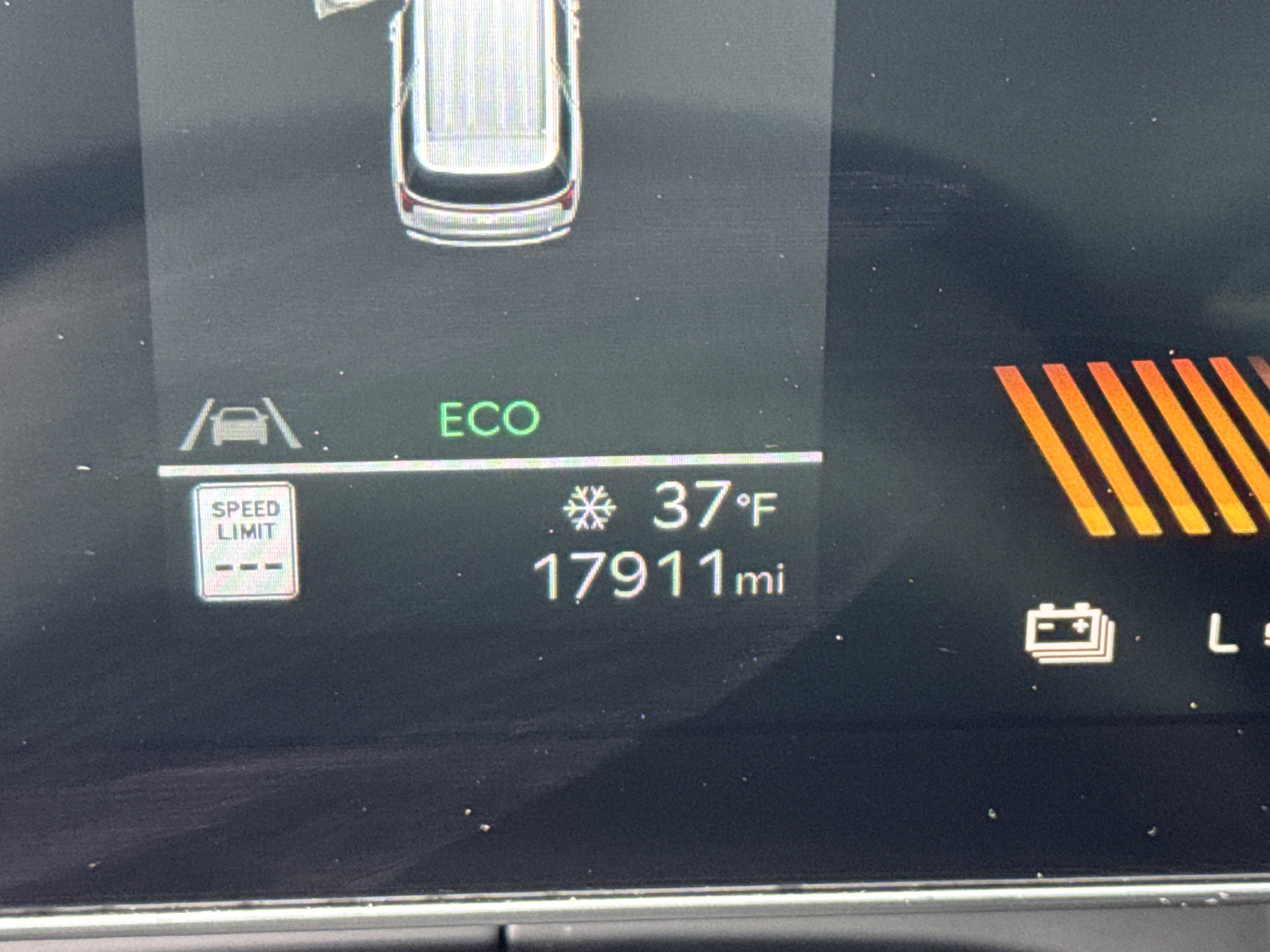 Used 2025 Kia Carnival EX image 22