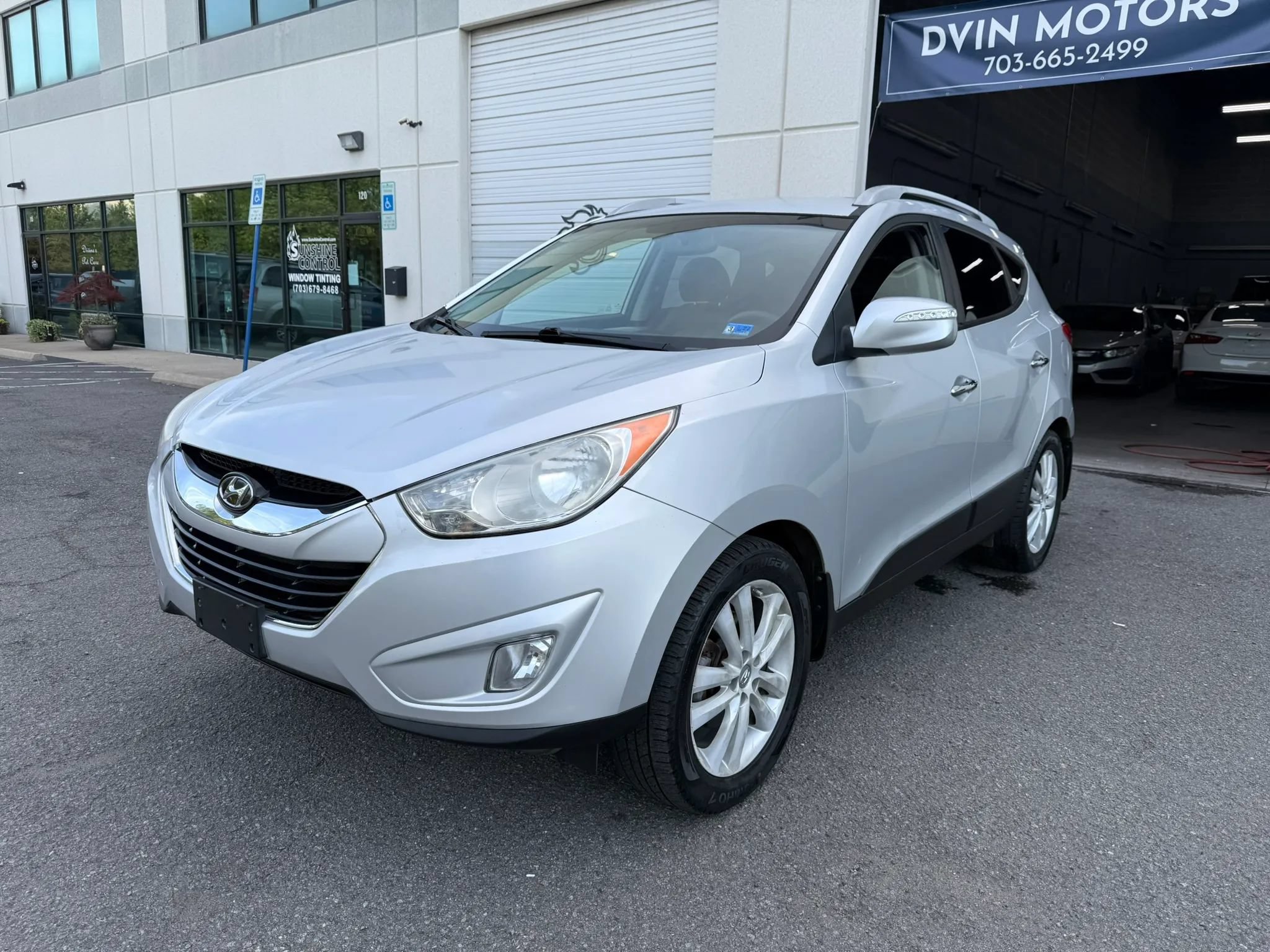 Used 2012 Hyundai Tucson Limited FWD image 4