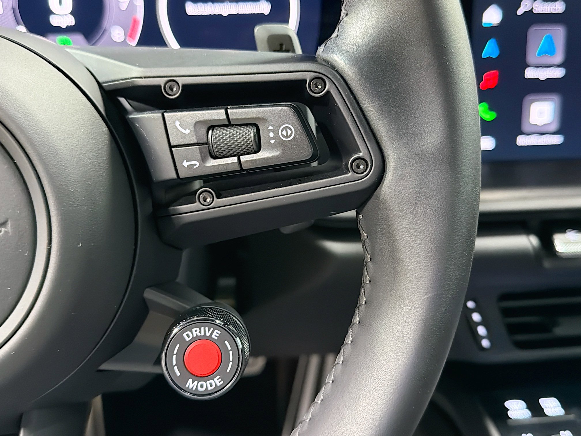 Certified 2025 Porsche 911 Carrera 4 GTS AWD/4WD image 35