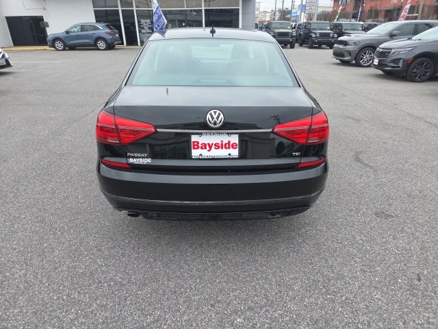 Used 2016 Volkswagen Passat 1.8T R-Line w/ R-Line Lighting Package image 18