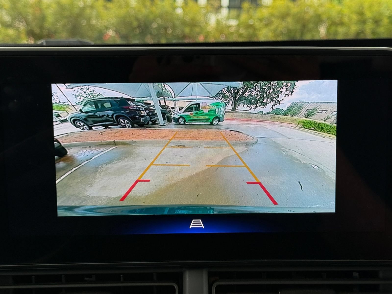 Used 2025 Chevrolet Trax LT FWD image 24