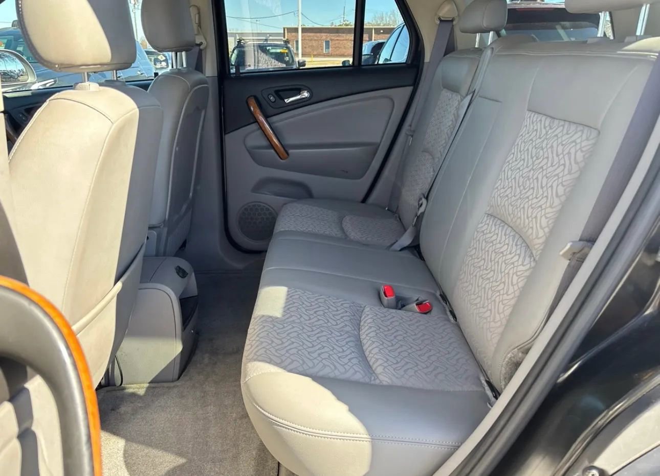 Used 2006 Saturn Vue 2WD V6 w/ Chrome Pkg image 4