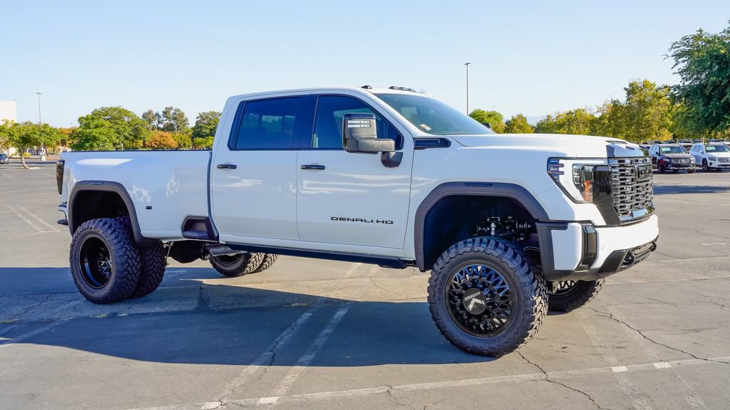 New 2026 GMC Sierra 3500 Denali w/ Denali Reserve Package AWD/4WD image 6