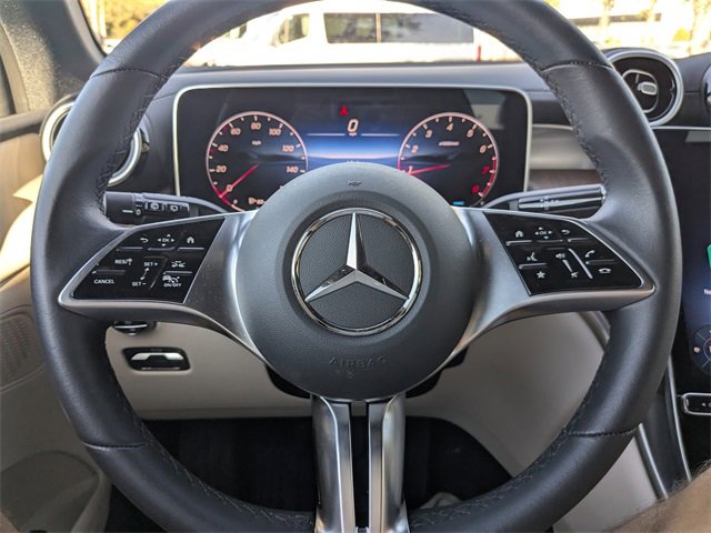 Used 2025 Mercedes-Benz GLC 300 image 28