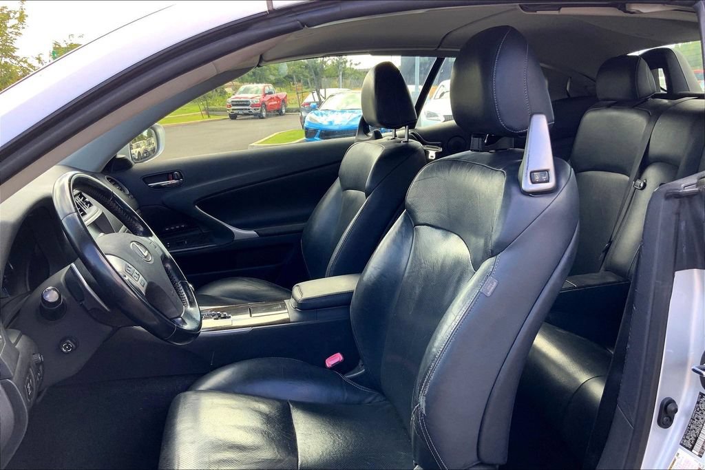 Used 2015 Lexus IS 250C w/ Luxury Package RWD image 23