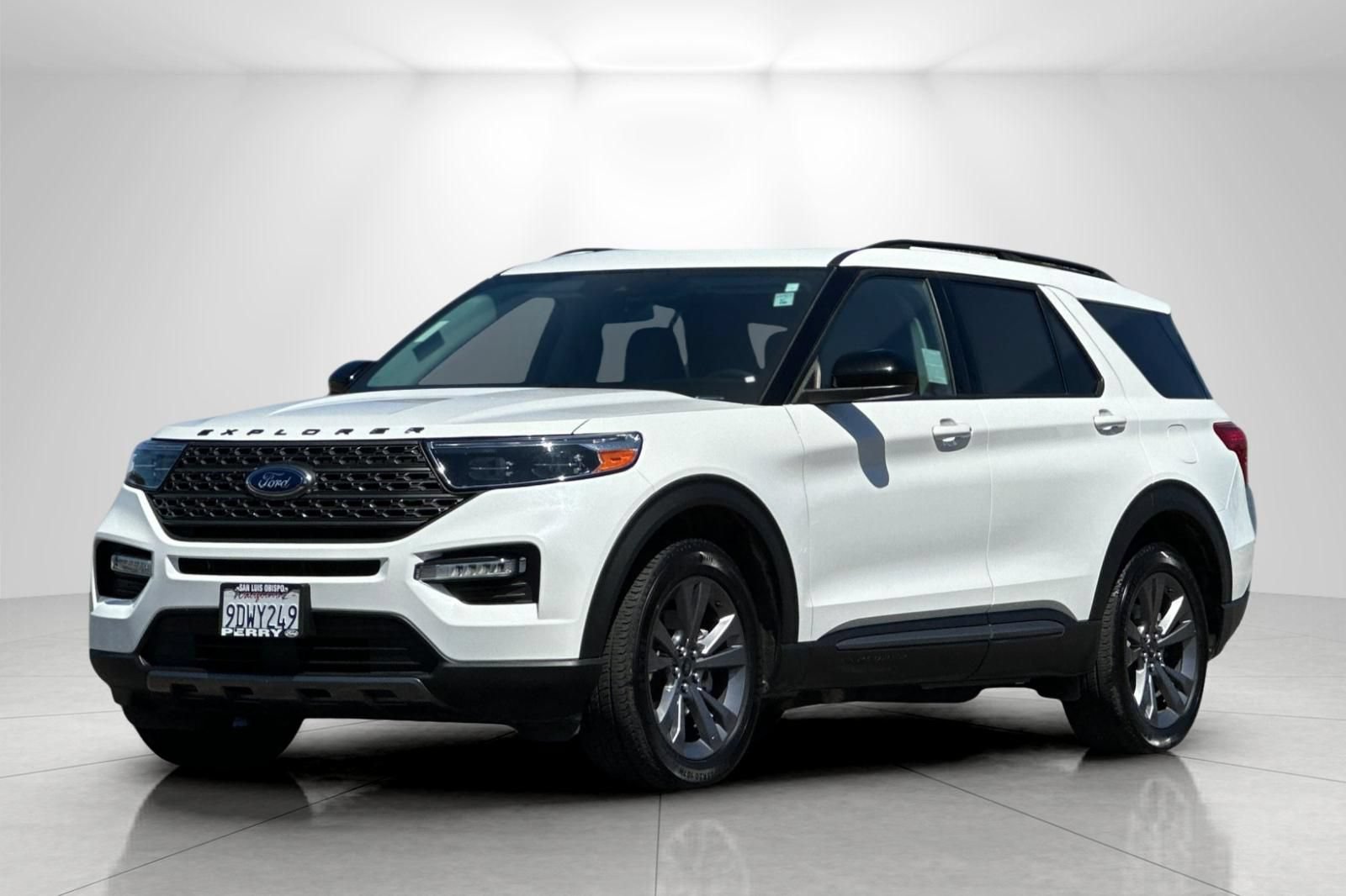 Used 2022 Ford Explorer XLT w/ Equipment Group 202A AWD/4WD image 7