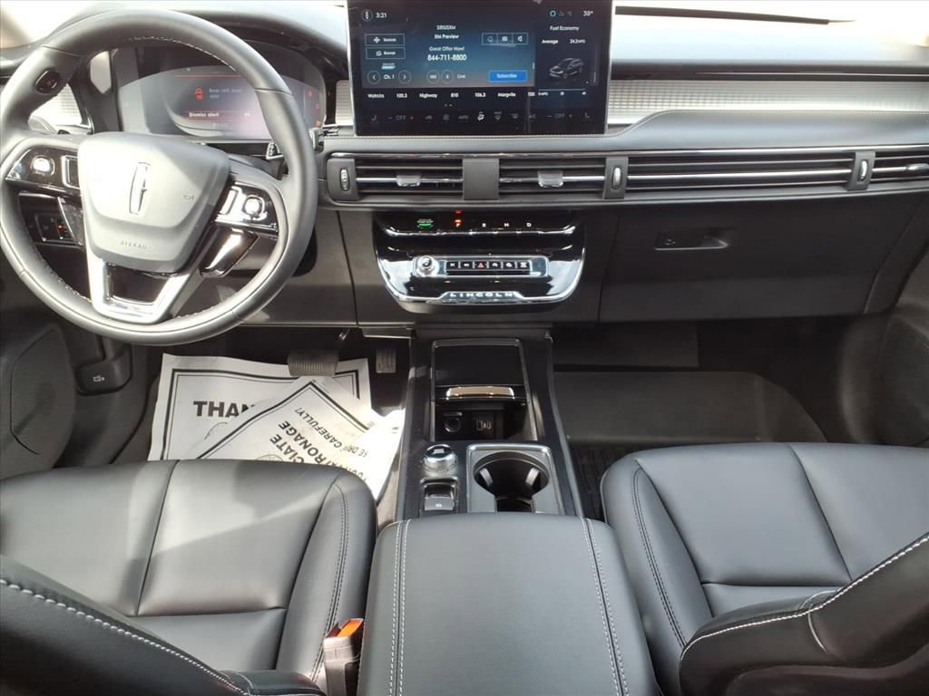 Used 2024 Lincoln Corsair AWD image 12