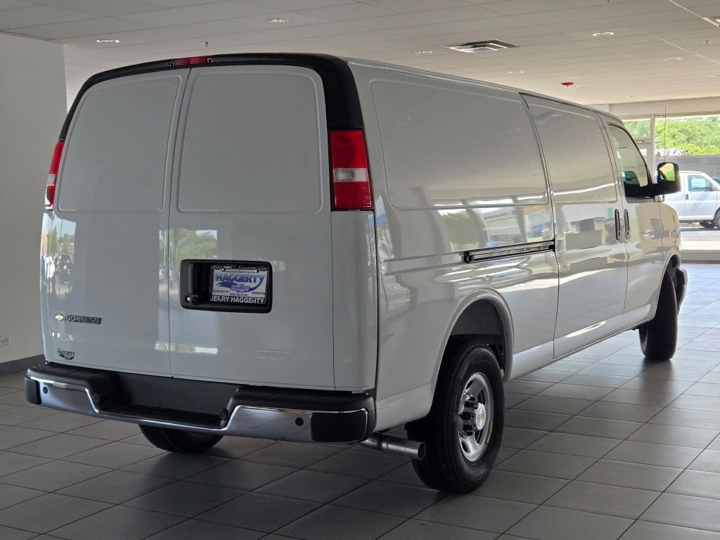 New 2026 Chevrolet Express 2500 Extended w/ Driver Convenience Package RWD image 9