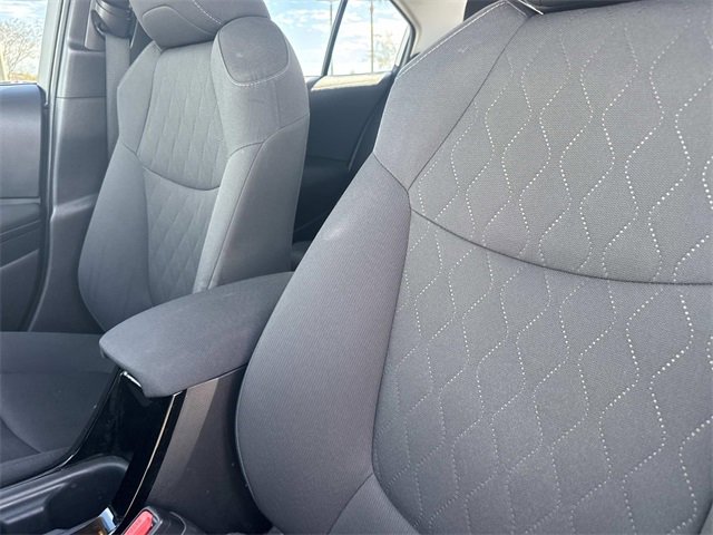 Used 2022 Toyota Corolla LE image 18
