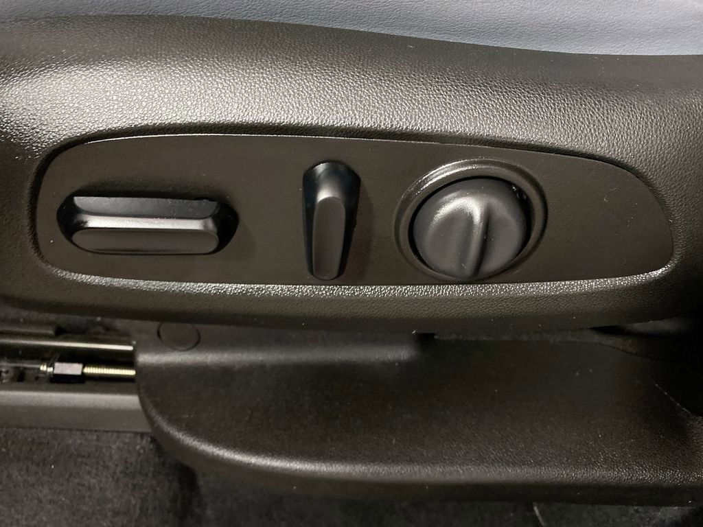 Used 2021 Buick Enclave Essence w/ Sound and Sites Package image 12