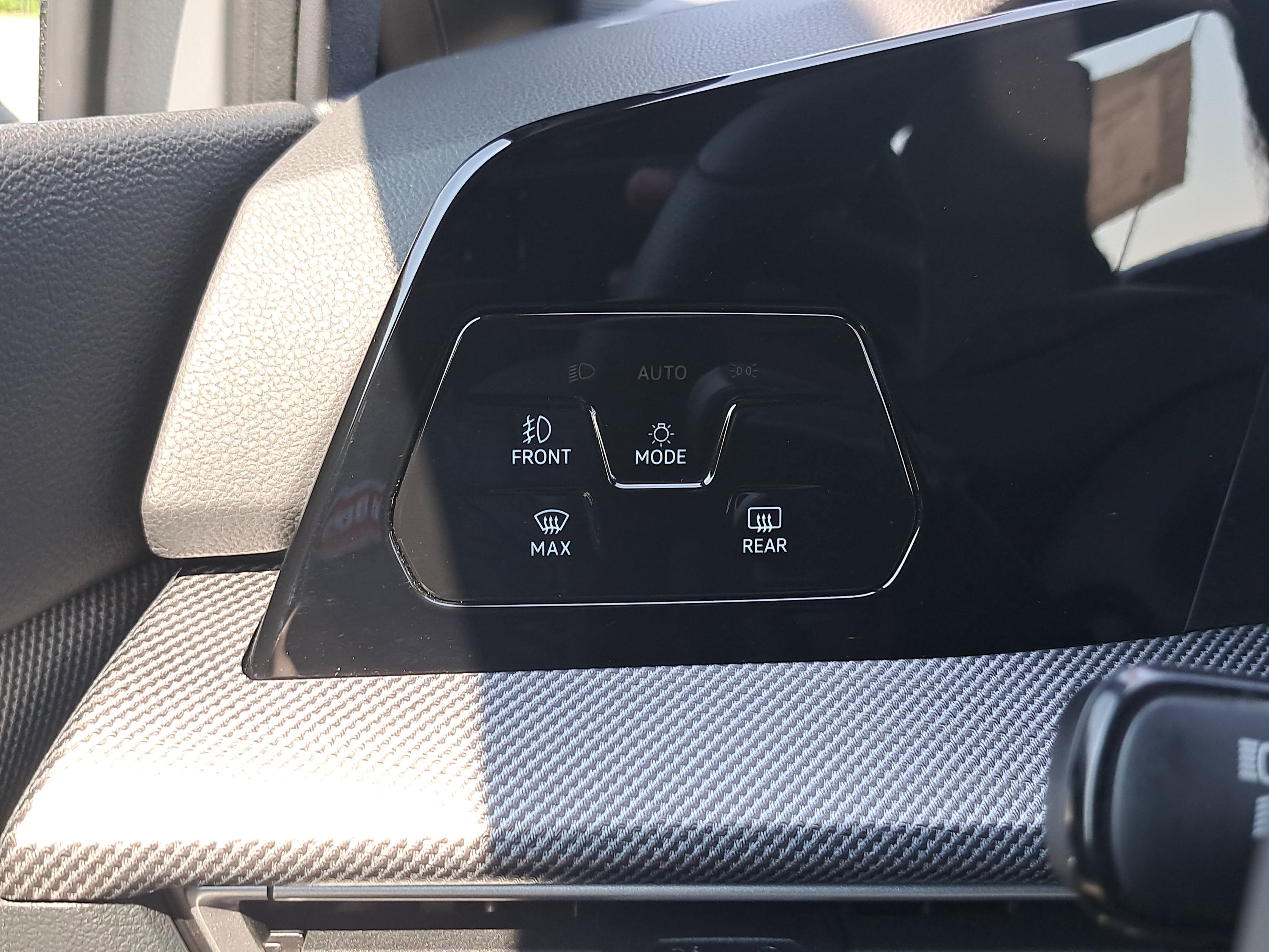 Certified 2025 Volkswagen GTI Autobahn FWD image 26