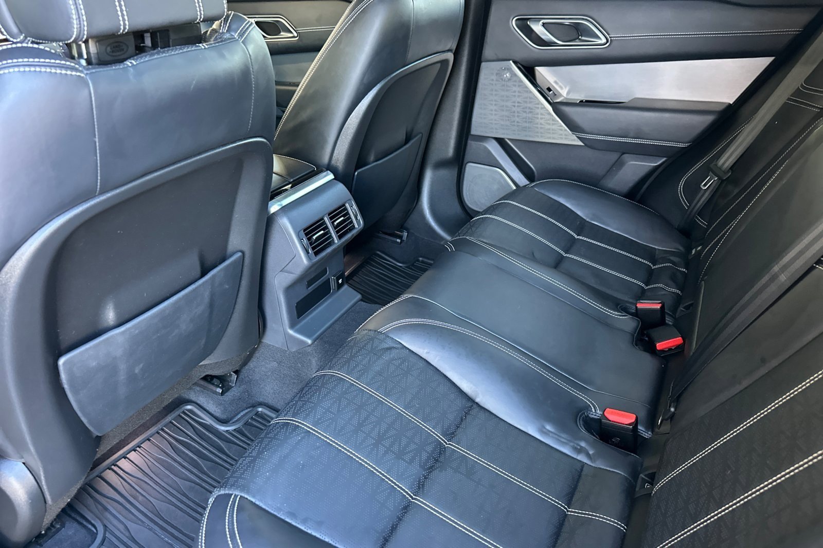 Used 2021 Land Rover Range Rover Velar R-Dynamic HSE image 11