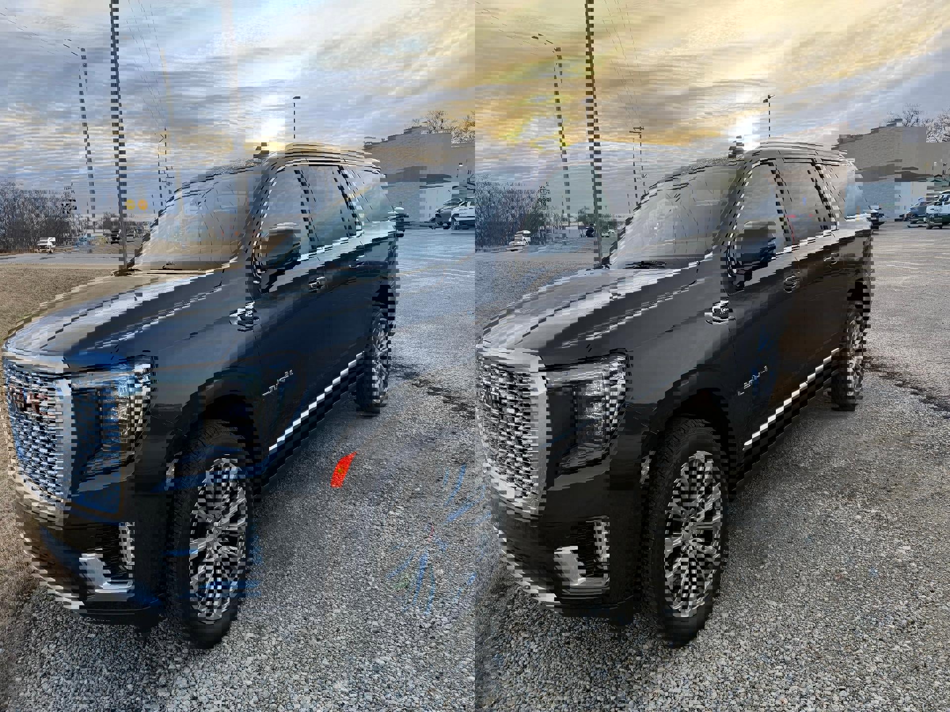 Used 2021 GMC Yukon XL Denali w/ Denali Ultimate Package image 2