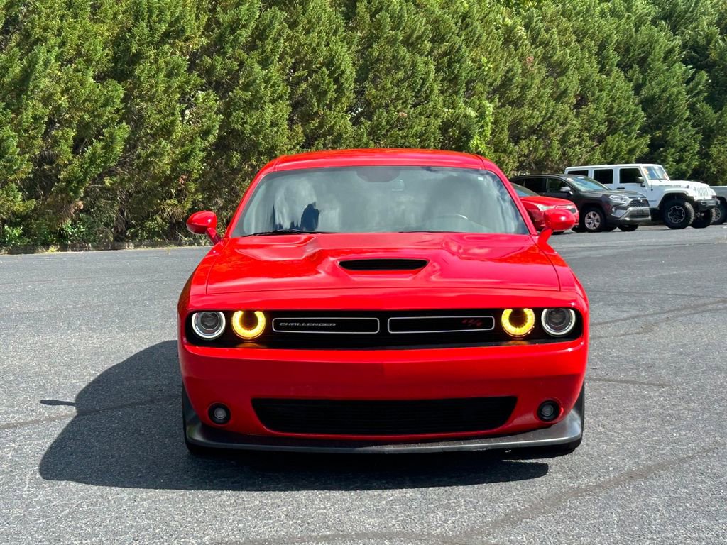 Used 2022 Dodge Challenger R/T RWD image 9