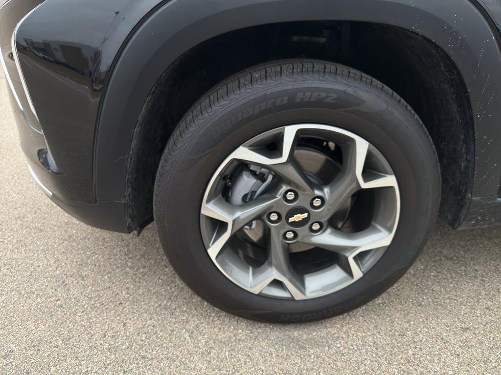 Used 2025 Chevrolet Trax LT w/ Driver Confidence Package FWD image 9