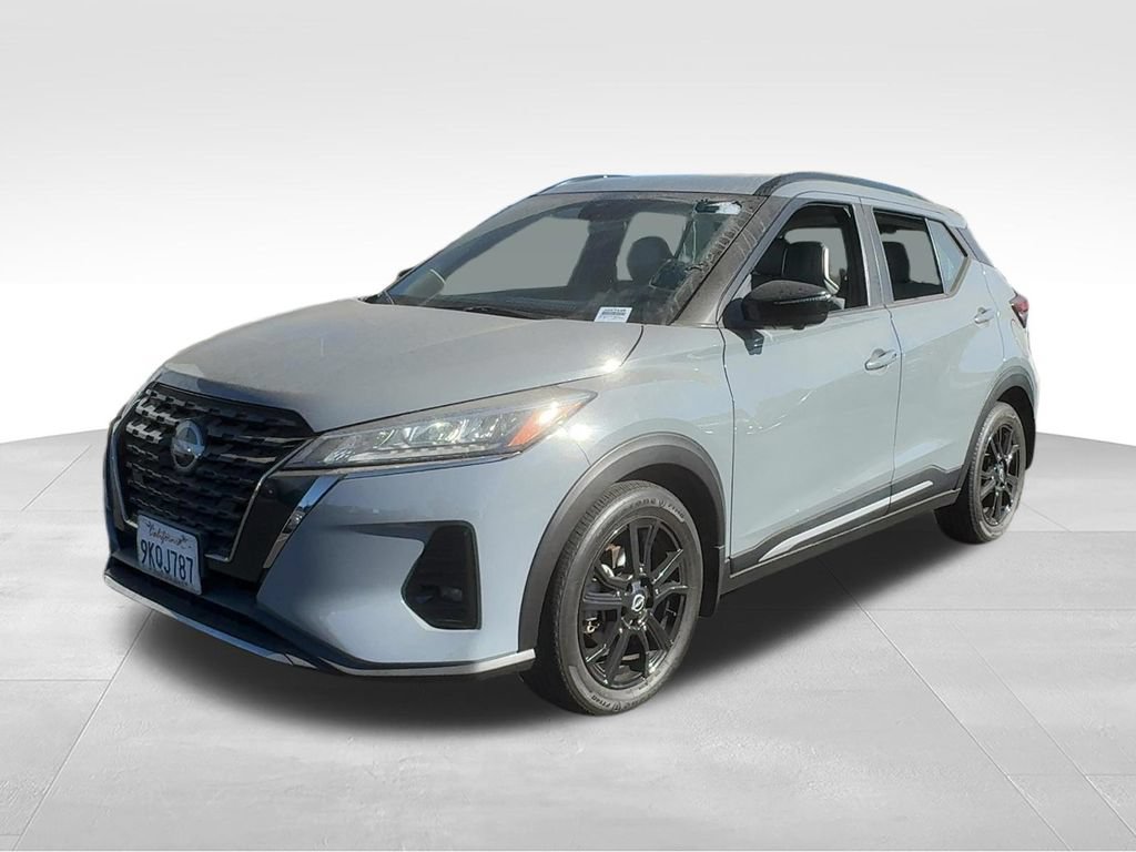 Used 2024 Nissan Kicks SR w/ SR Premium Package FWD image 1