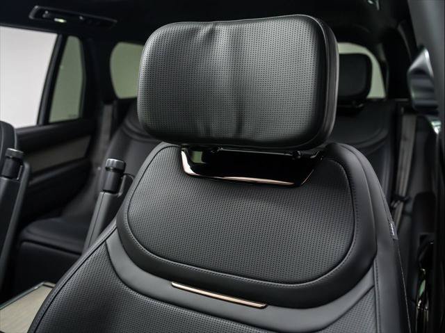 New 2026 Land Rover Range Rover SV AWD/4WD image 14