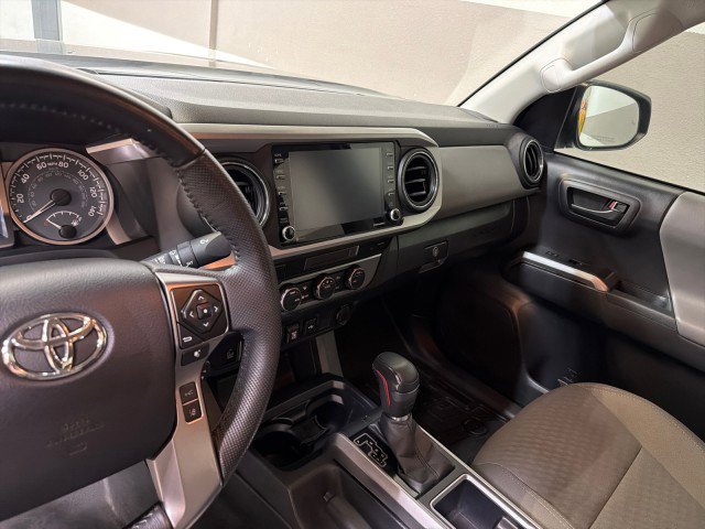 Used 2022 Toyota Tacoma SR5 w/ Technology Package image 18