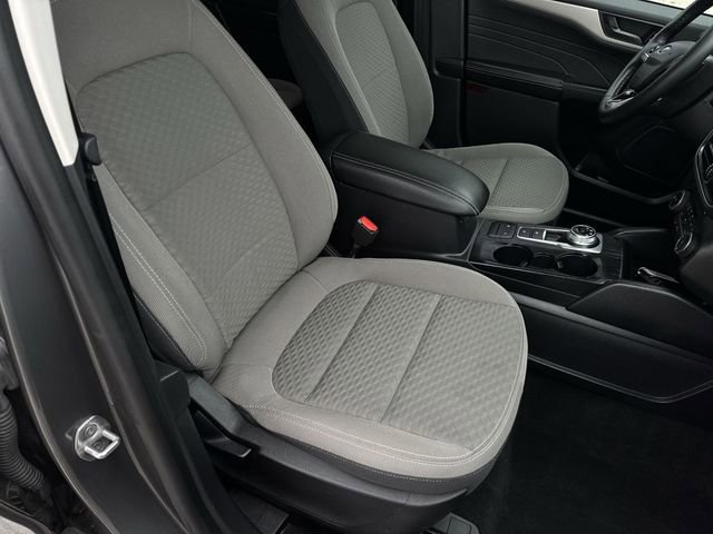 Used 2022 Ford Escape SE w/ Cold Weather Package image 27