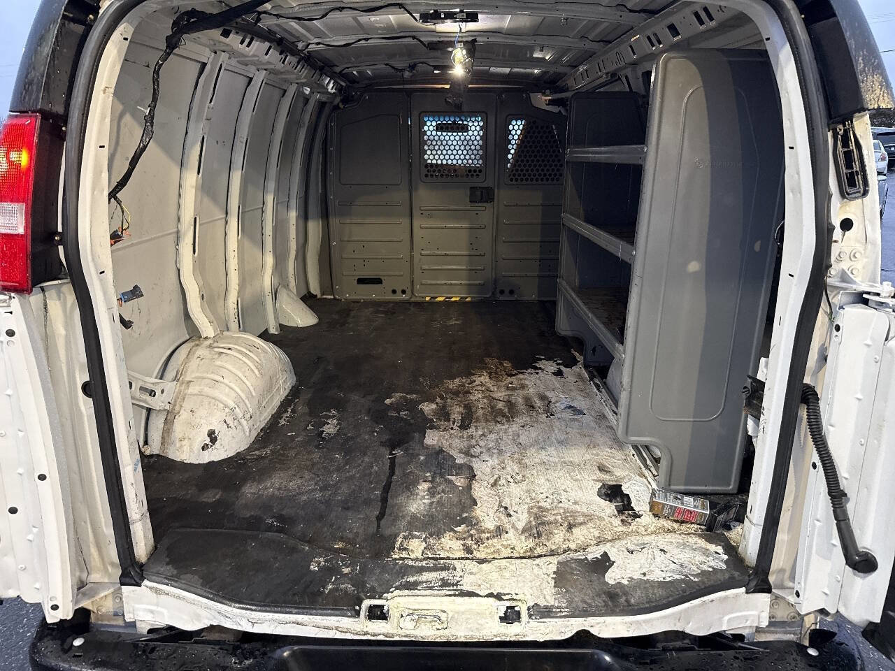 Used 2019 Chevrolet Express 3500 w/ Driver Convenience Package image 6