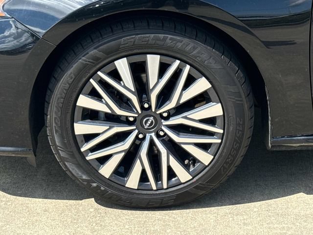 Used 2025 Nissan Altima 2.5 SV FWD image 5