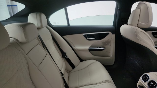 Used 2025 Mercedes-Benz C 300 Sedan image 40