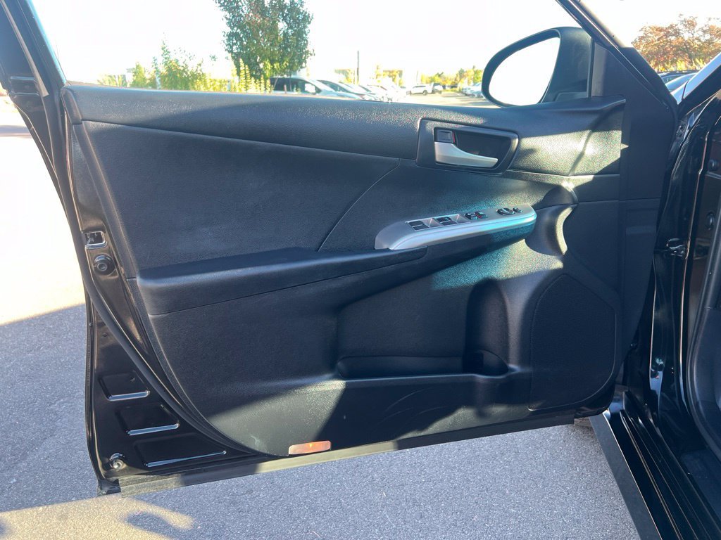 Used 2012 Toyota Camry SE FWD image 23