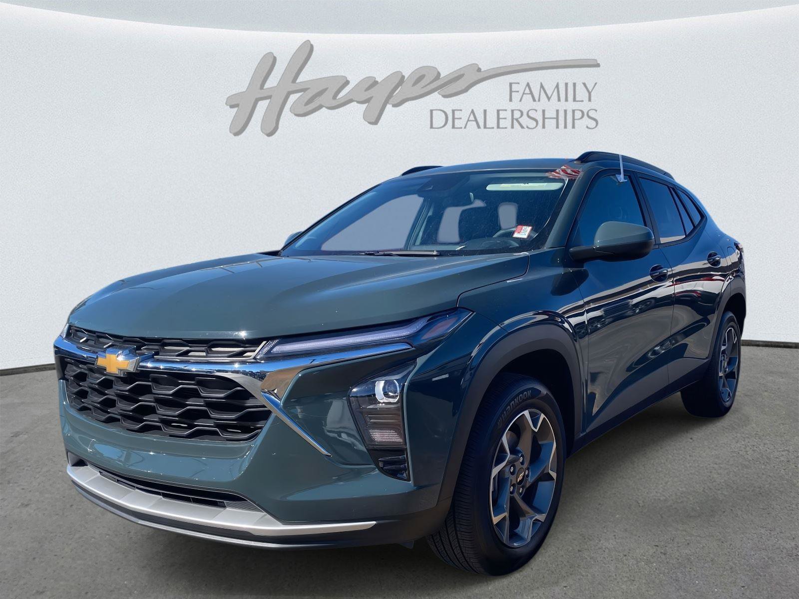 Used 2025 Chevrolet Trax LT image 36