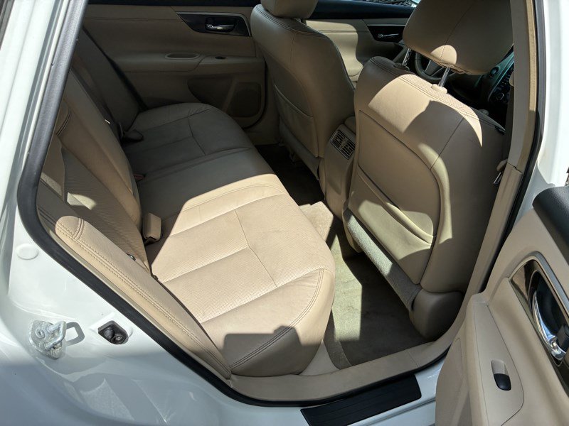 Used 2013 Nissan Altima 2.5 SL w/ Technology Pkg FWD image 18