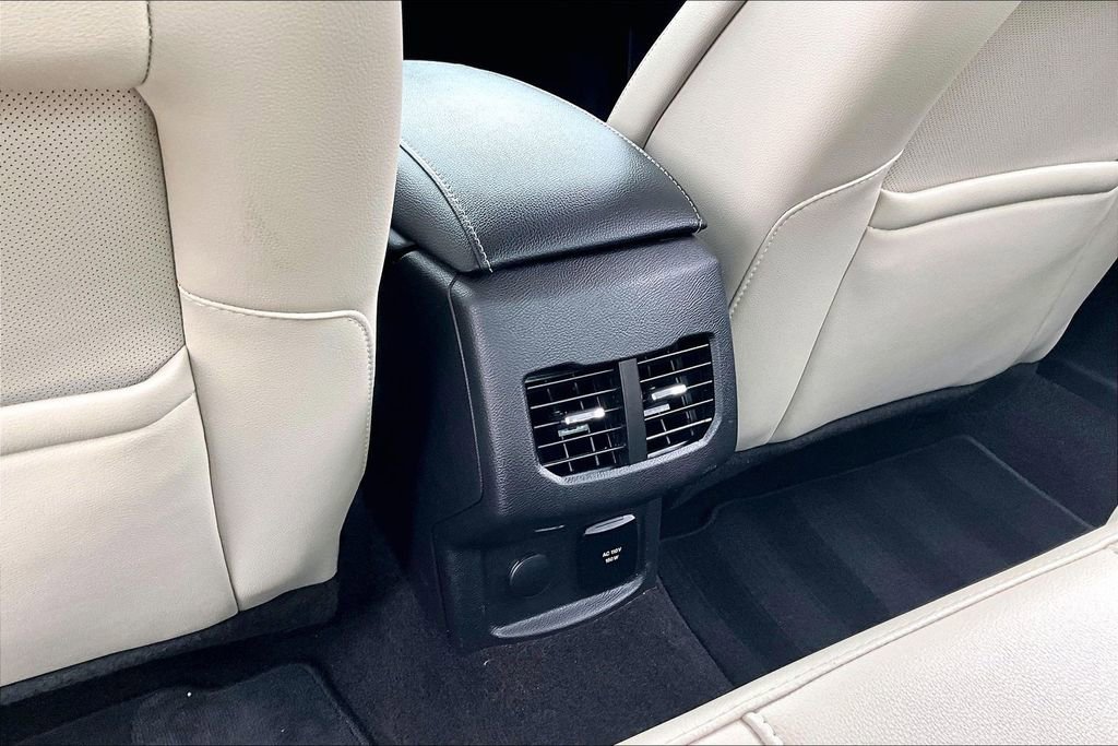 Used 2017 Ford Fusion Energi Titanium image 10