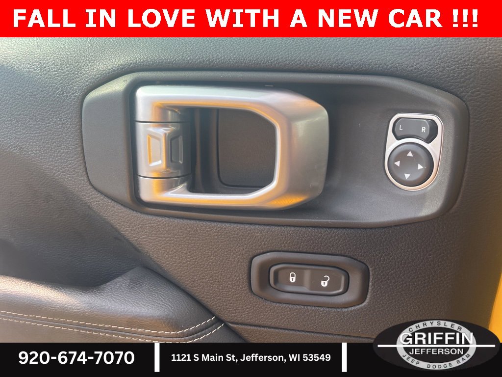 Used 2019 Jeep Wrangler Unlimited Sahara image 15