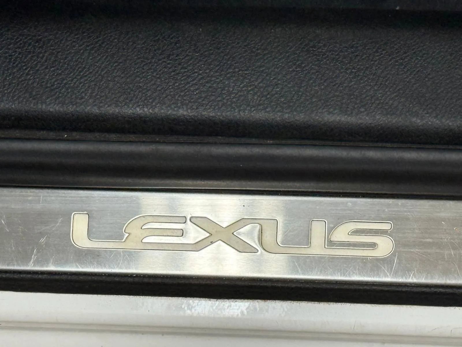 Used 2016 Lexus IS 300 AWD w/ F Sport Package image 40